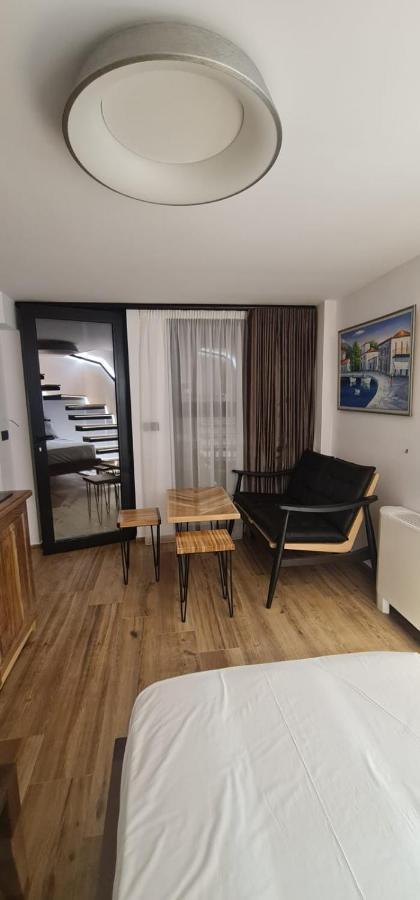 Bujtina Gjyshi Ilo Ξενοδοχείο Tushemisht Εξωτερικό φωτογραφία